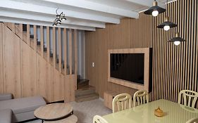 Giannis House